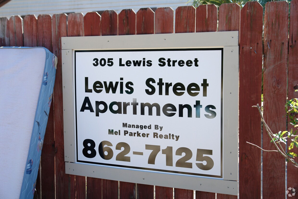  - 305 Lewis St