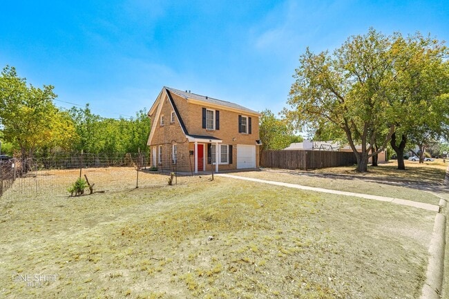 Foto del edificio - 1725 Ave D