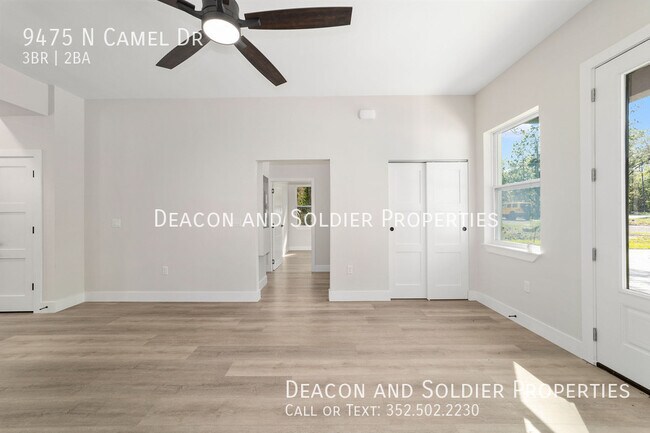 Foto del edificio - 9475 N Camel Dr