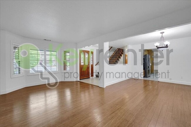 Foto del edificio - 1330 Kingswood Dr