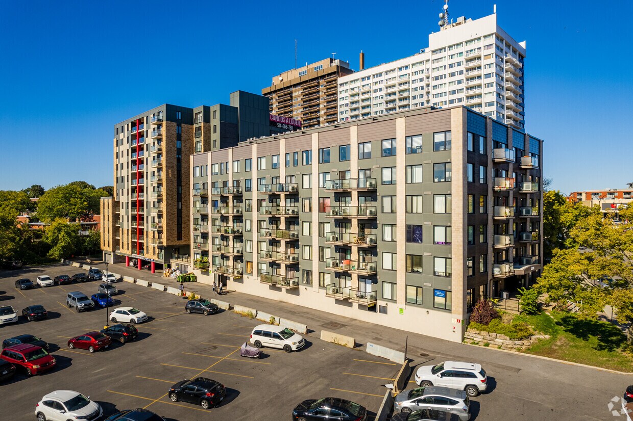 Le 3280 Cavendish Apartments 32803300 Cavendish Boul Montréal, QC