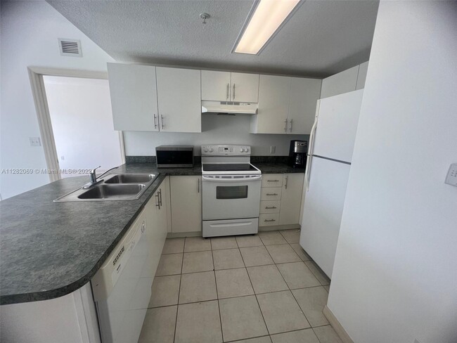 Building Photo - 3410 Coral Way