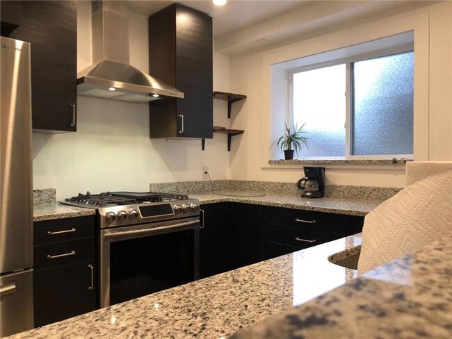 Foto del edificio - 228 Webster St NE