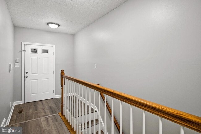 Building Photo - 3844 Chesterwood Dr