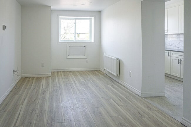 Building Photo - 630 Cummings Ave