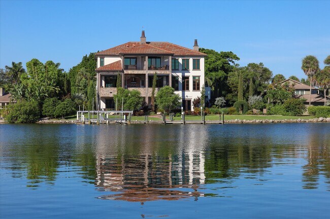 Building Photo - 315 S Shore Dr