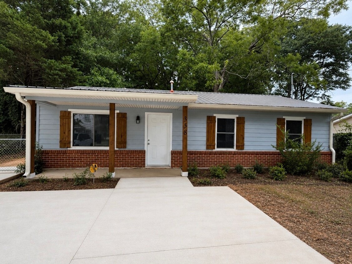Beautifully Remodeled 3 Bedroom Home Just Minutes from Auburn University! - Beautifully Remodeled 3 Bedroom Home Just Minutes from Auburn University!