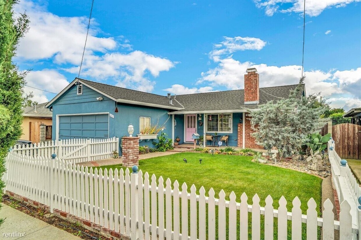 Primary Photo - 3 br, 1 bath House - 1608 Moorpark Ave