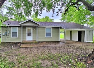 Building Photo - 1807 Raible Ave