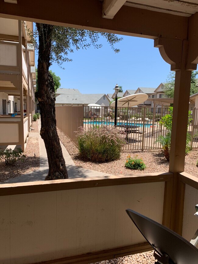 Building Photo - 616 S Hardy Dr