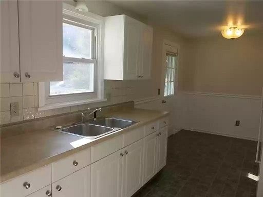 kitchen - 1165 Whitney Rd E