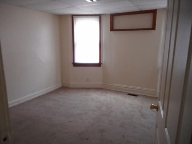 Foto del edificio - 2 BR Apartment Near University of Saint Fr...