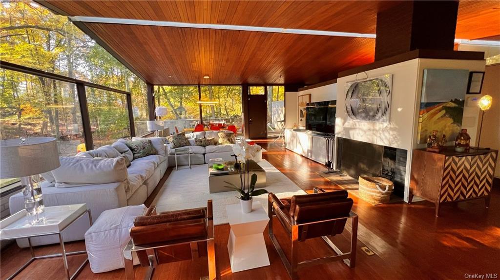 Foto principal - 90 Kirby Ln