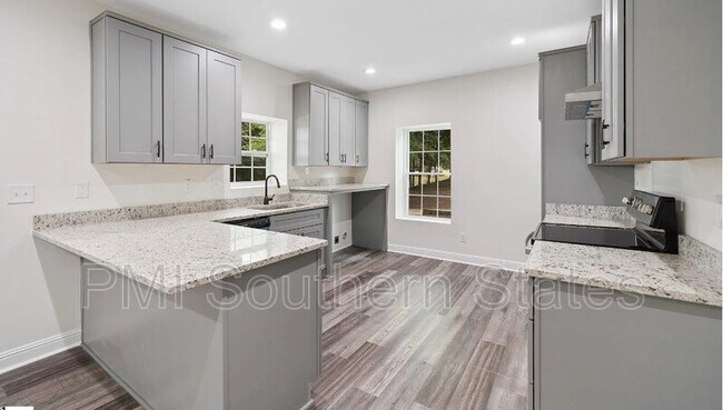 Foto del edificio - 307 Lee Vaughn Rd