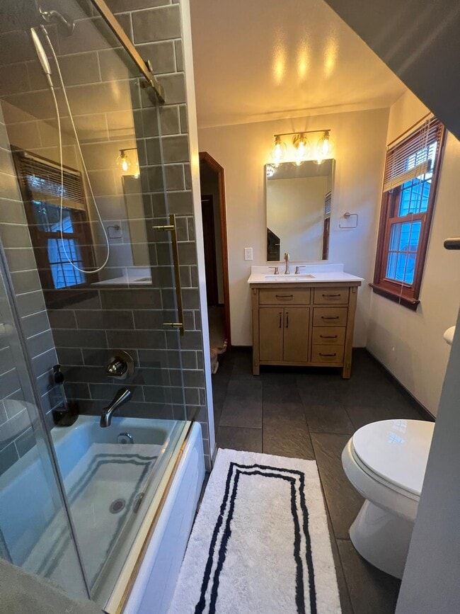 Foto del edificio - 7110 Ayers Meadow Ln