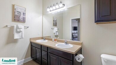 Building Photo - 6101 N Riverside Dr