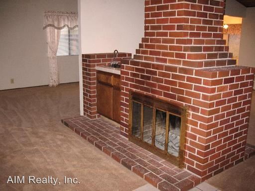 Building Photo - 202 Spurlock Ct