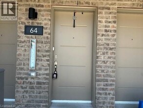 Building Photo - 205 W Oak Trl