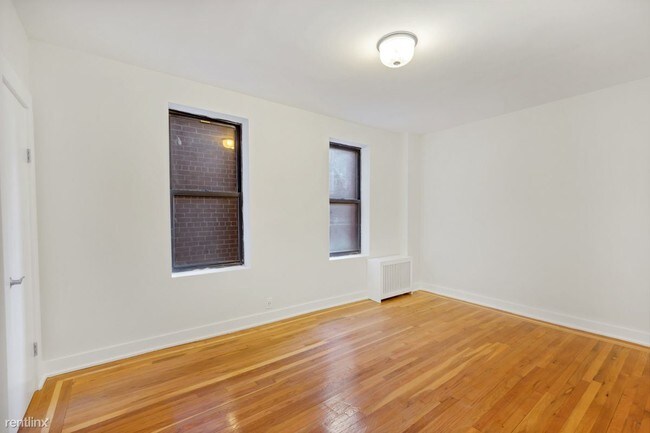 Building Photo - 3279 Bainbridge Ave