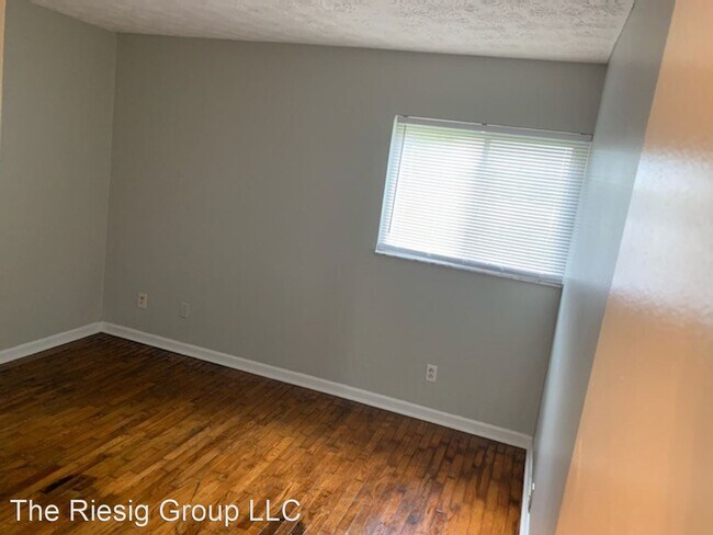 Building Photo - 2069 Fontaine Rd