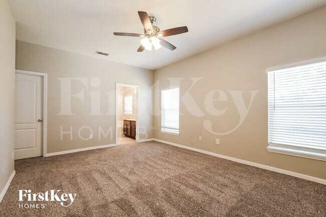 Foto del edificio - 7220 Rex Hill Trail