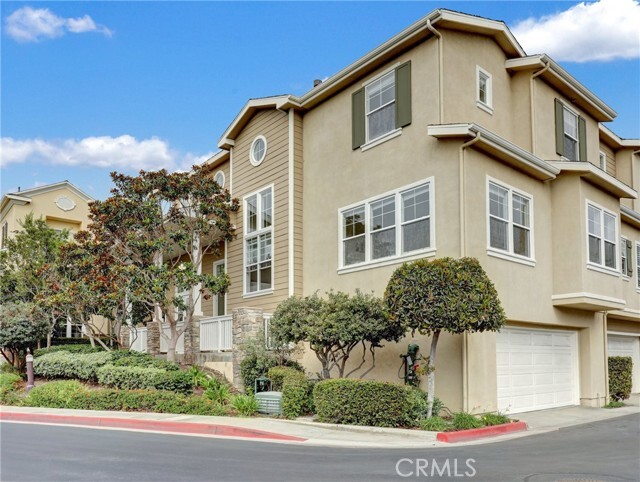 Building Photo - 6259 Pacific Pointe Dr