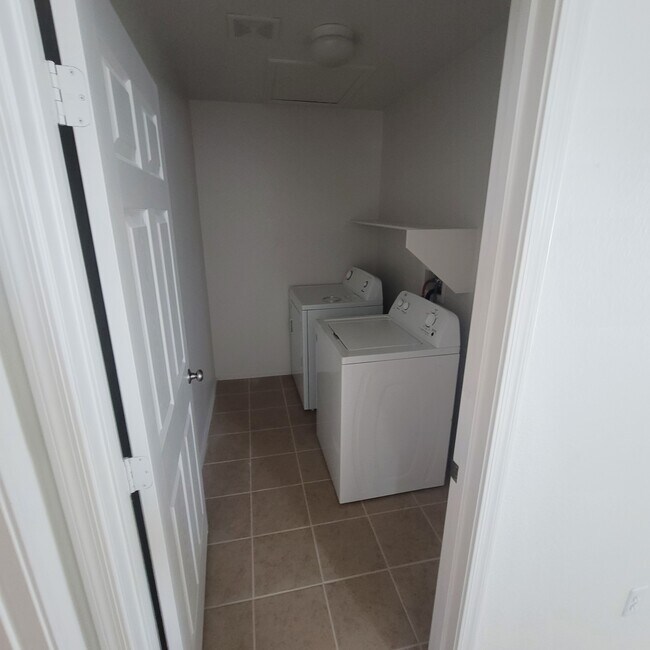 Foto del edificio - 6108 Stanton Summit Dr