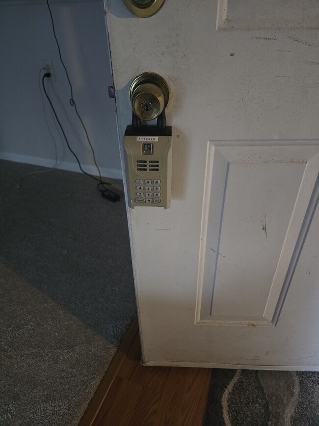 Entering the front door - 8630 Beekman Pl