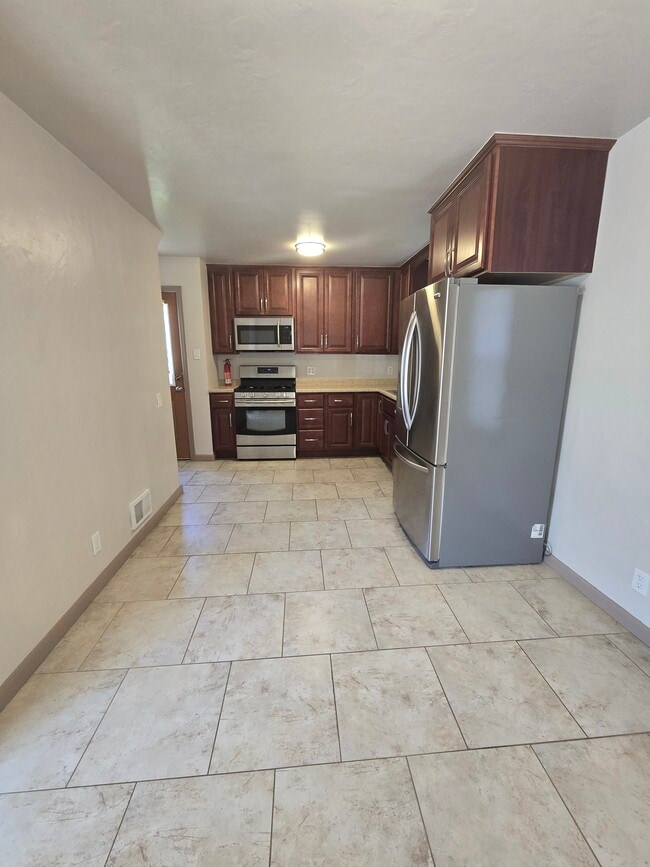Building Photo - 4267 Stanton Ave