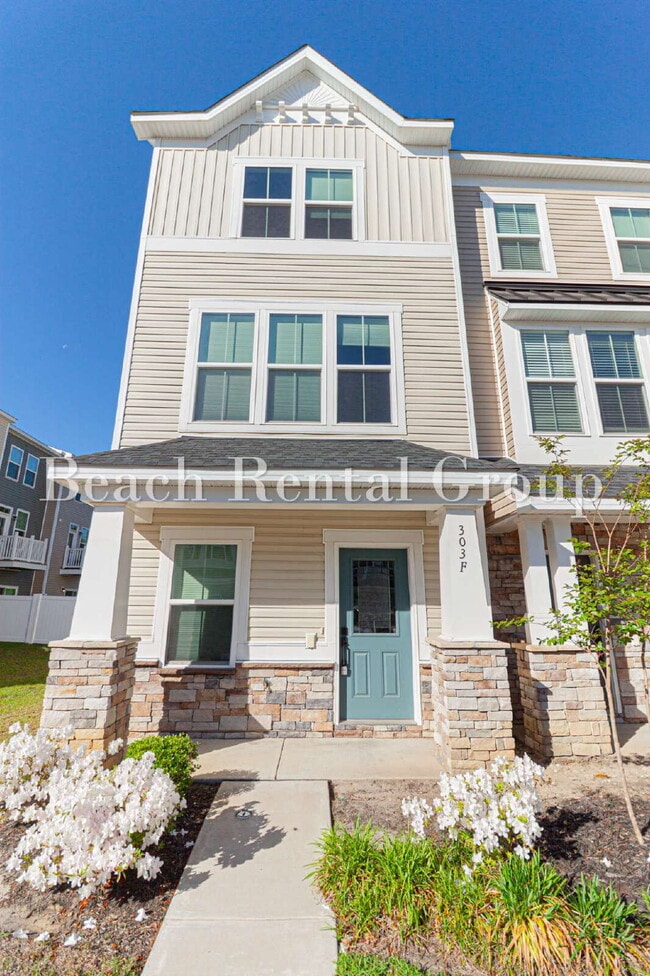 Building Photo - End Unit Townhouse in Myrtle Beach