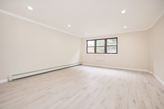 Building Photo - 15321 78th St