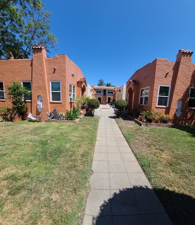Foto del edificio - Cozy 1 BR Casitas in Golden Hill - Close t...