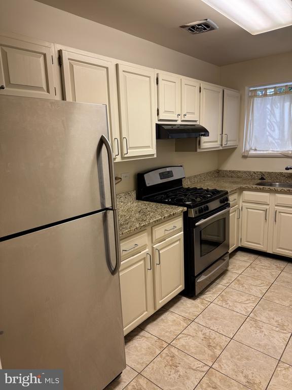 Foto del edificio - 10524 Weymouth St