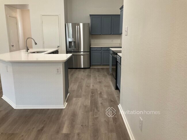 Foto del edificio - 1725 Kittyhawk Dr