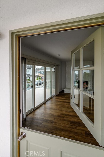 Foto del edificio - 320 Coral Ave