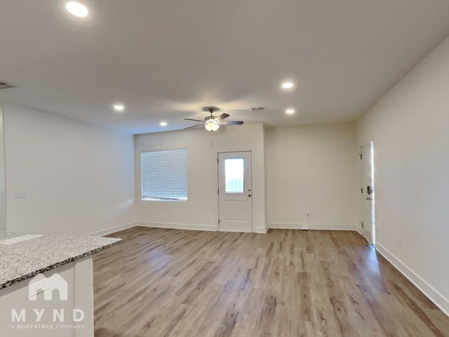 Building Photo - 5812 E Bristol Cir