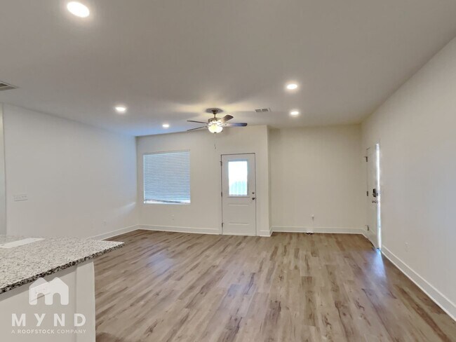 Foto del edificio - 5812 E Bristol Cir