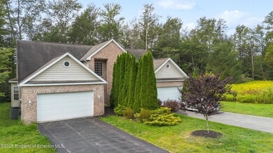 Building Photo - 32 Pine Tree Dr