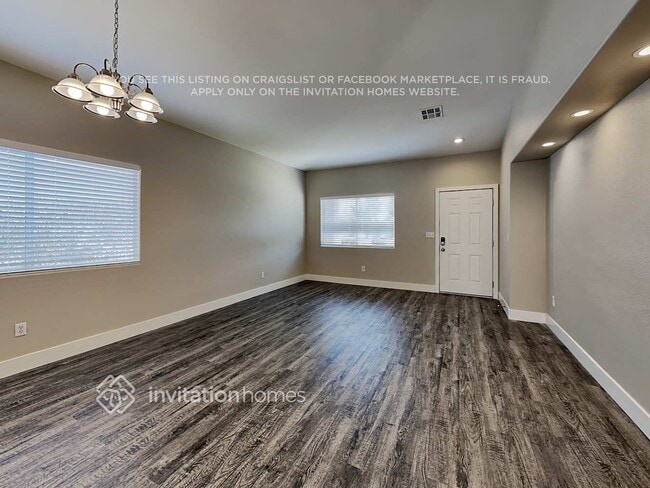 Foto del edificio - 7621 Burning Falls Dr