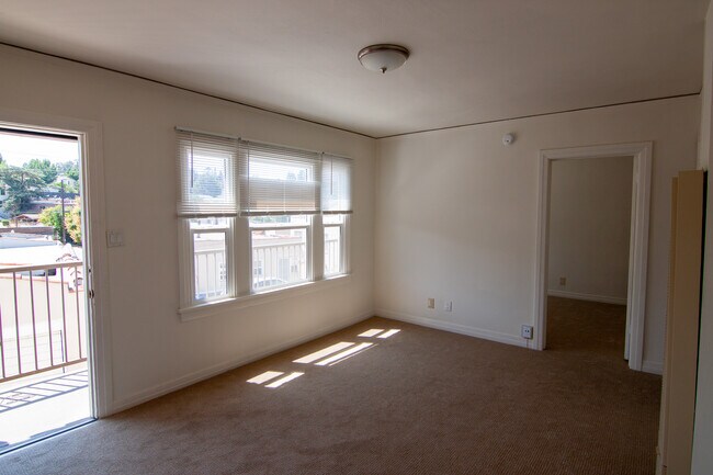 Living Room - 2809 Rowena Ave