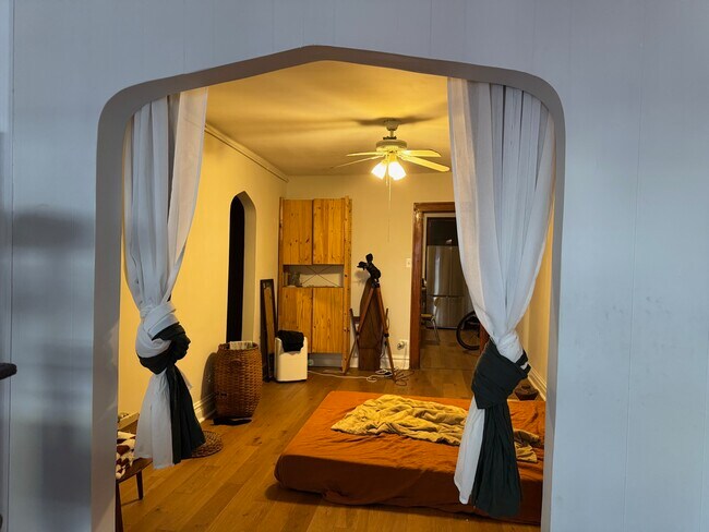 Foto del edificio - 2315 S Hoyne Ave