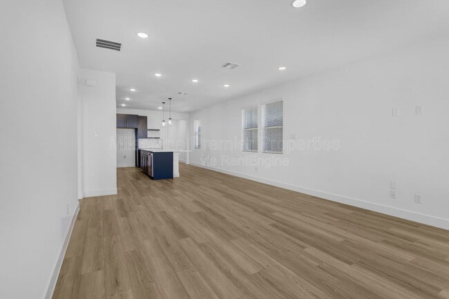 Foto del edificio - 820 Sunflower Trl