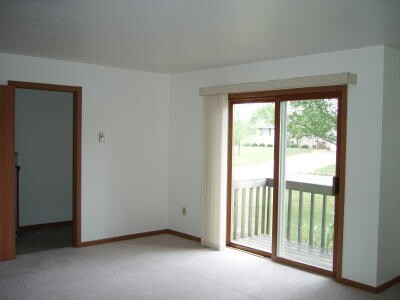 Living Room - 302 & 304 S First Ave