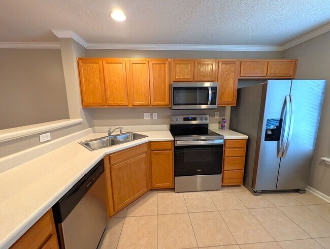 Foto del edificio - Charming, townhome located in the Bennington Place Community in Charlotte!