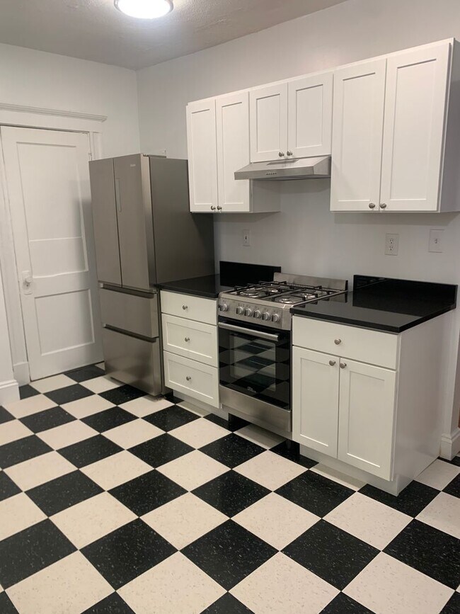 Foto del edificio - 122 Brainerd Rd #1 Boston MA 02134