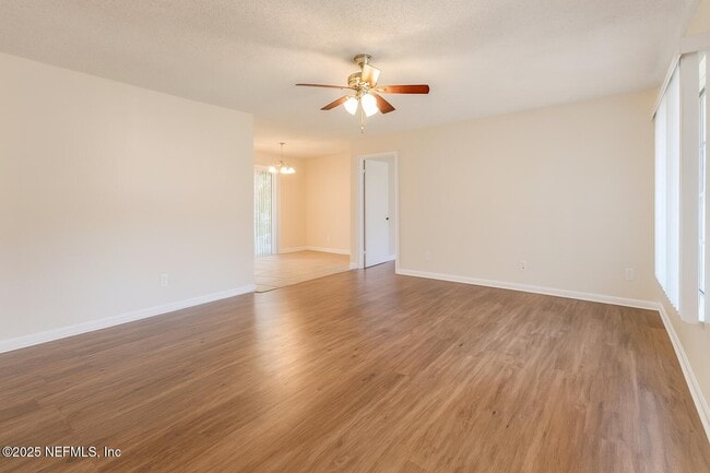 Foto del edificio - 8362 Kipling Ct