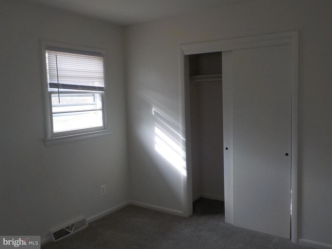 Foto del edificio - 27131 Three Notch Rd