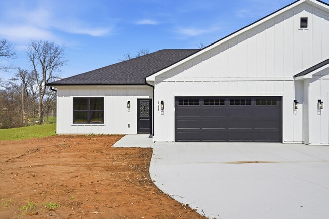 Building Photo - 1044 Stonehaven Dr