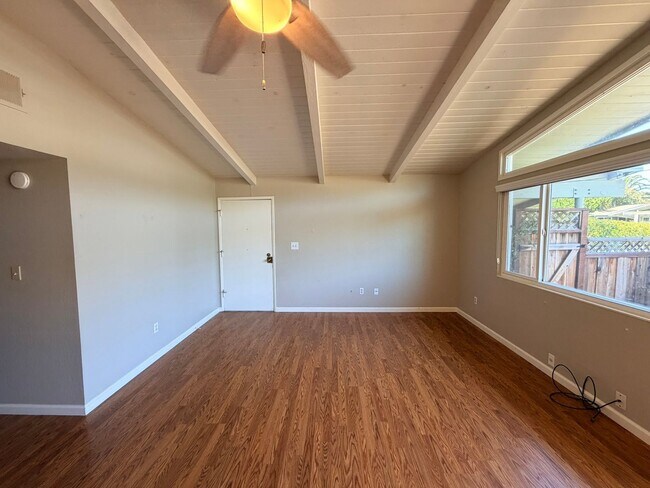 Foto del edificio - Nice Walnut Creek  3 bedroom 2 Bathroom in Quiet Ct