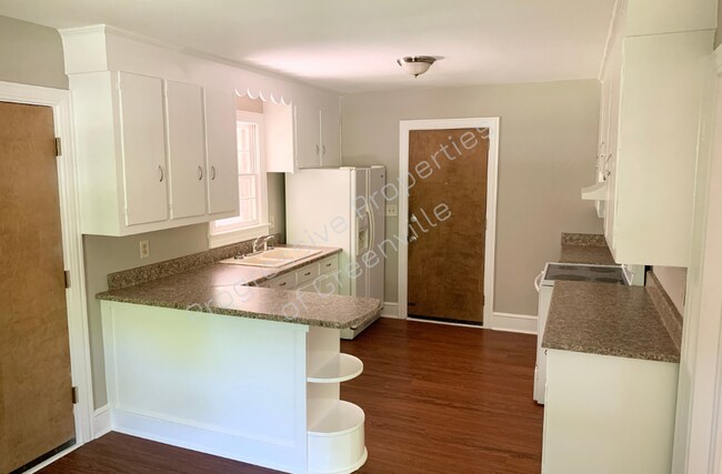 Foto del edificio - 122 Woodland Dr